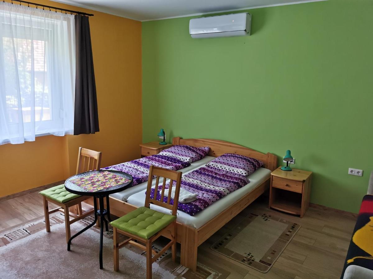 Glazer Szallas Tapolca Exterior foto